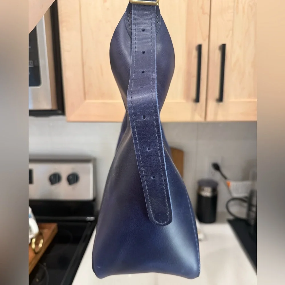 Portland Leather Flora Shoulder Bag - Picture 4 of 4